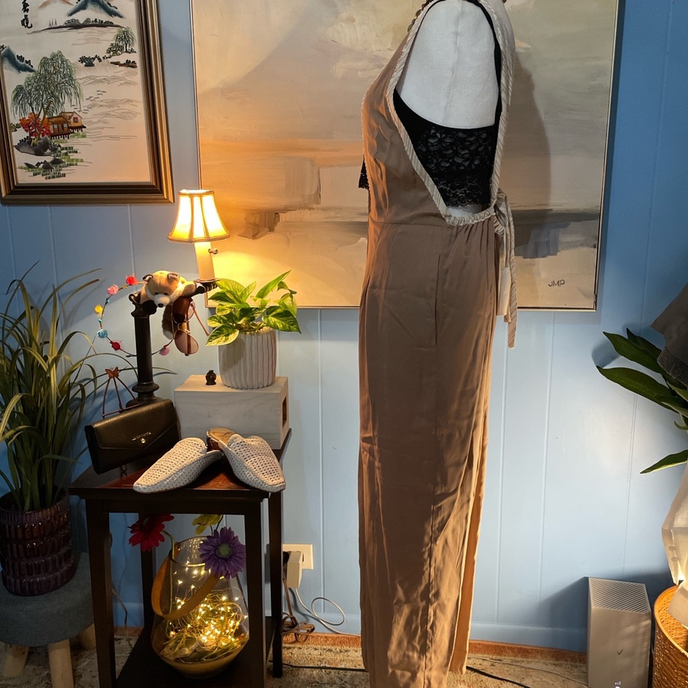 Hem & Thread Tan Top - Picture 2 of 8